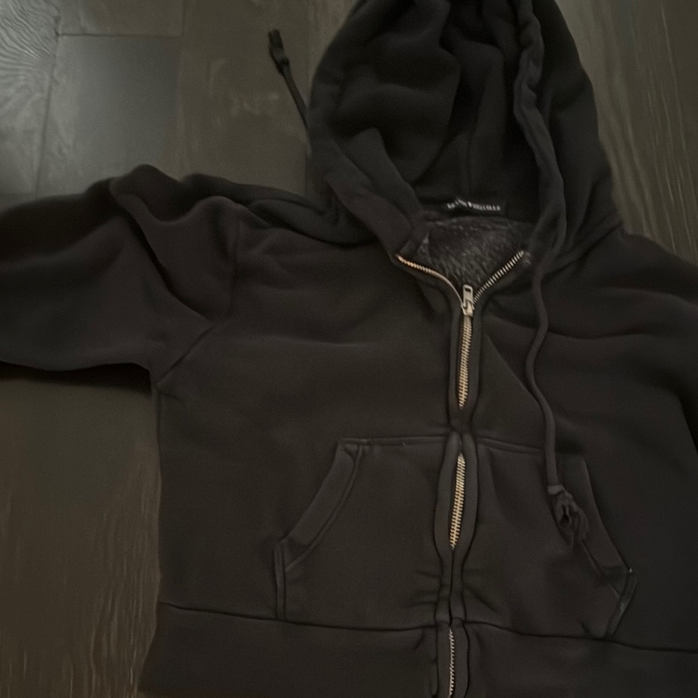 Brandy Melville Cropped Girls Black Hoodie